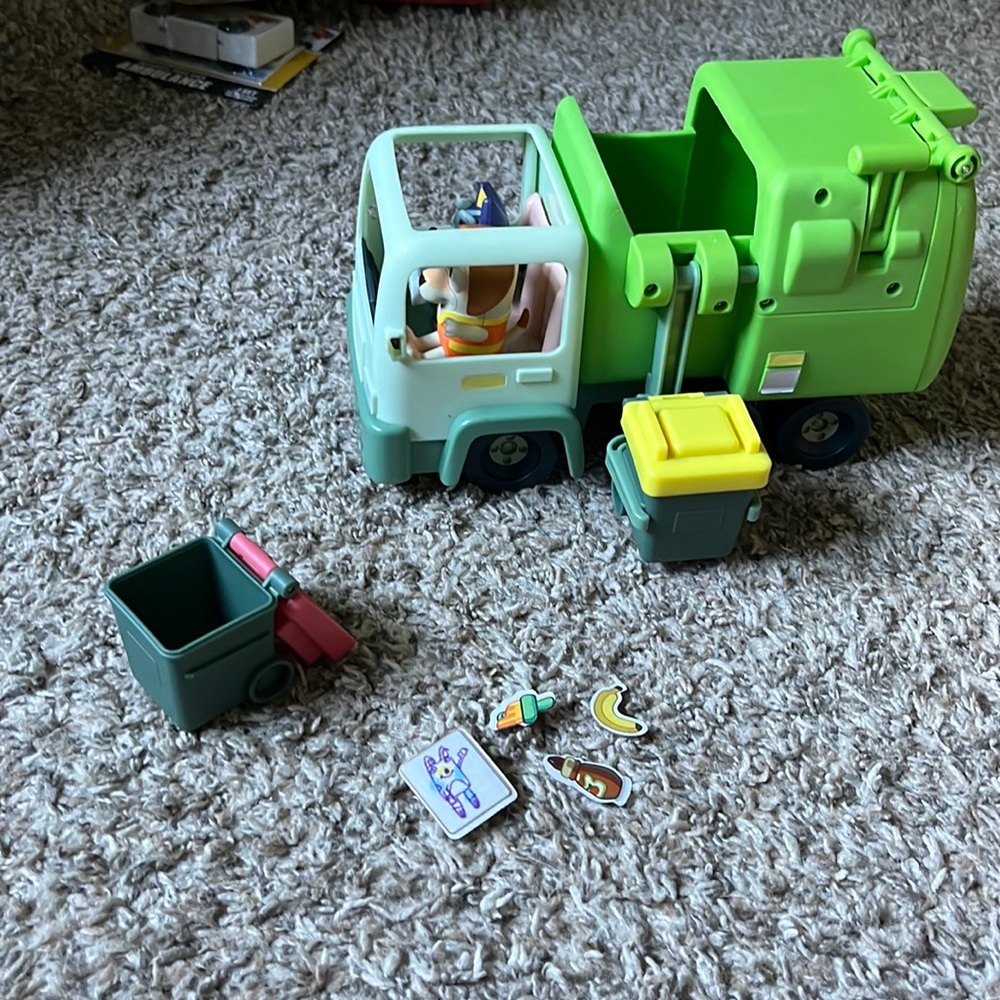 Bluey Trash Truck